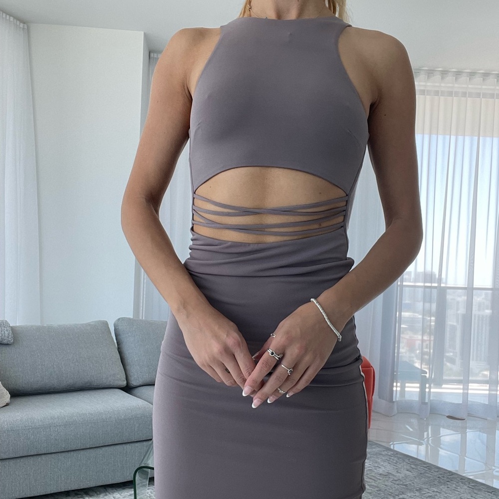 Midi Dress with Cut Out - Picture 5 of 6